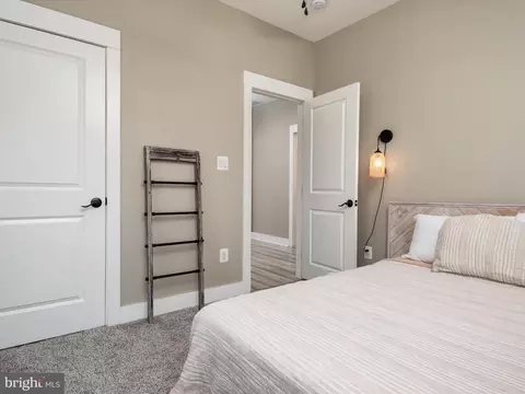Bedroom - 2183 Lake Dr, Pasadena, MD 21122 photo 6 of 6