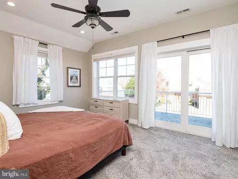 Bedroom - 2183 Lake Dr, Pasadena, MD 21122 photo 1 of 6