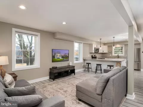 Living - 2183 Lake Dr, Pasadena, MD 21122 photo 1 of 1