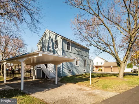 Exterior - 2183 Lake Dr, Pasadena, MD 21122 photo 14 of 14