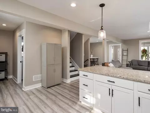 Entry Way - 2183 Lake Dr, Pasadena, MD 21122 photo 5 of 8