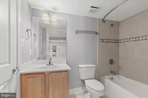 Bath - 1700 Bayside Beach Rd, Pasadena, MD 21122 photo 3 of 3