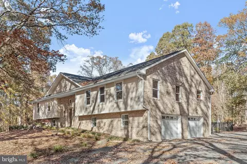 Exterior - 1700 Bayside Beach Rd, Pasadena, MD 21122 photo 6 of 7