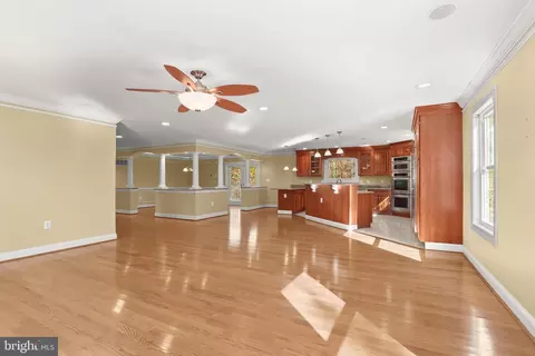 Living - 1700 Bayside Beach Rd, Pasadena, MD 21122 photo 8 of 10
