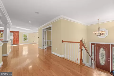 Entry Way - 1700 Bayside Beach Rd, Pasadena, MD 21122 photo 1 of 6