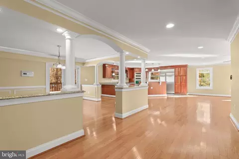 Living - 1700 Bayside Beach Rd, Pasadena, MD 21122 photo 1 of 10