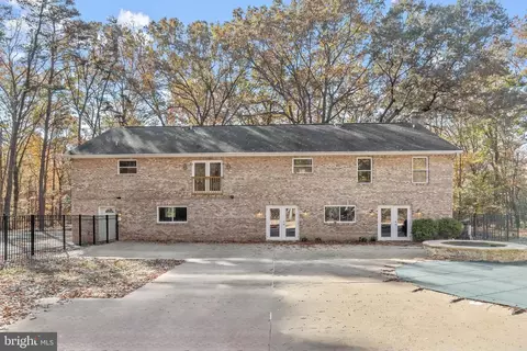 Exterior - 1700 Bayside Beach Rd, Pasadena, MD 21122 photo 3 of 7