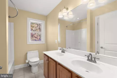 Entry Way - 1700 Bayside Beach Rd, Pasadena, MD 21122 photo 2 of 6