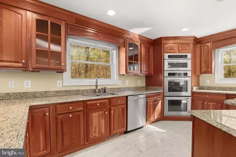 Kitchen - 1700 Bayside Beach Rd, Pasadena, MD 21122 photo 1 of 3
