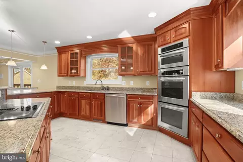 Kitchen - 1700 Bayside Beach Rd, Pasadena, MD 21122 photo 3 of 3
