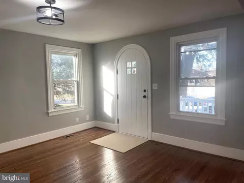 7 10th Ave, Brooklyn, MD 21225 photo 4