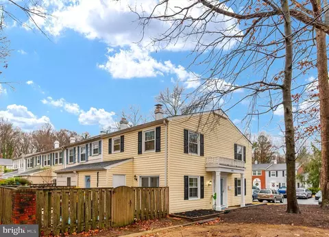 1701 Fillmore Ct, Crofton, MD 21114 photo 2