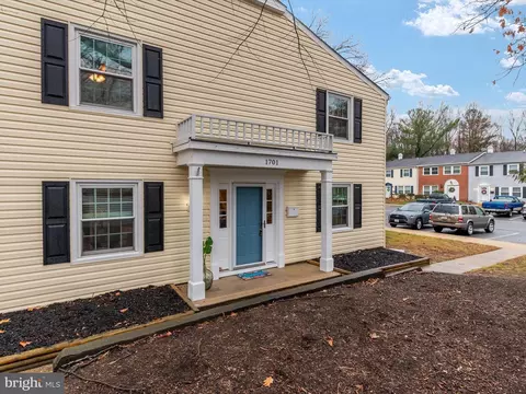 1701 Fillmore Ct, Crofton, MD 21114 photo 3