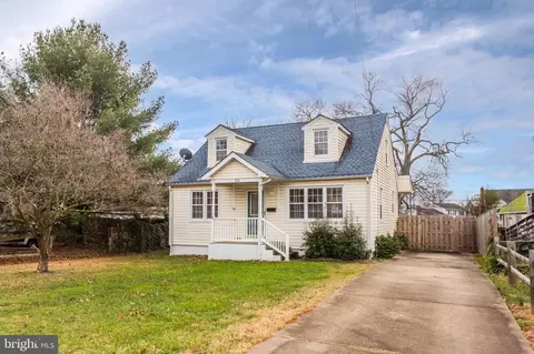 404 N Hammonds Ferry Rd, Linthicum Heights, MD 21090