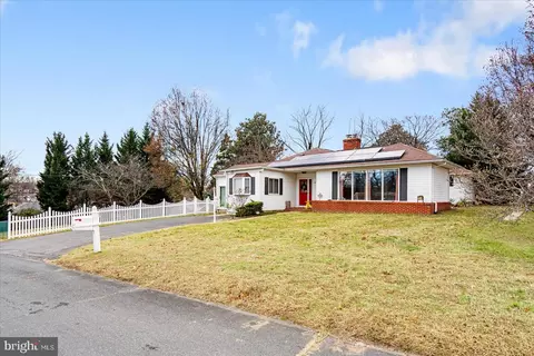 7414 Locust Dr, Hanover, MD 21076