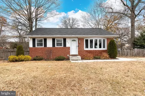 814 220th St, Pasadena, MD 21122 photo 3