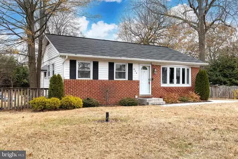 814 220th St, Pasadena, MD 21122