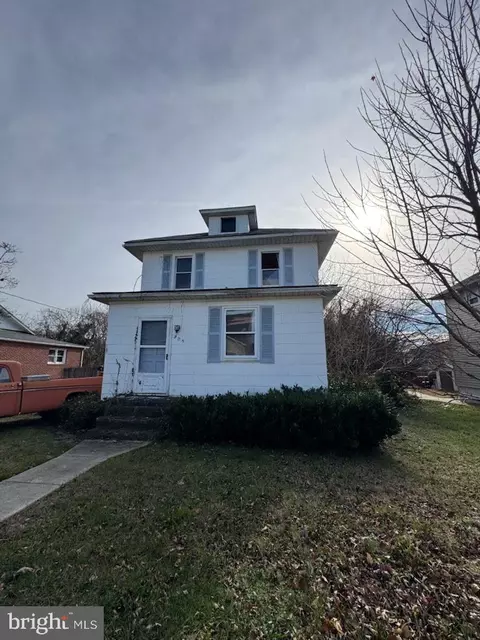 205 E Cedar Hill Ln, Brooklyn Park, MD 21225