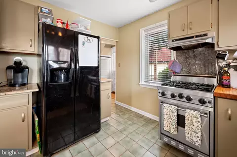 1234 Pine Ave, Shady Side, MD 20764 photo 9