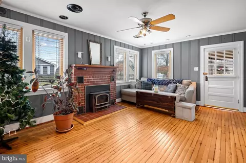 1234 Pine Ave, Shady Side, MD 20764 photo 3