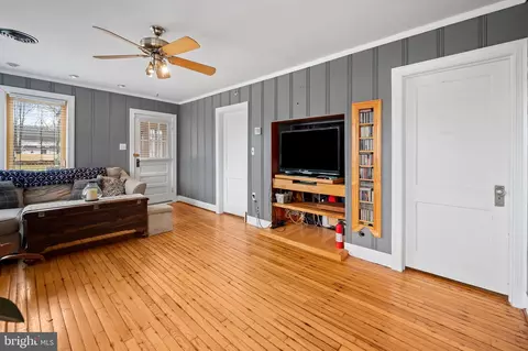 1234 Pine Ave, Shady Side, MD 20764 photo 5