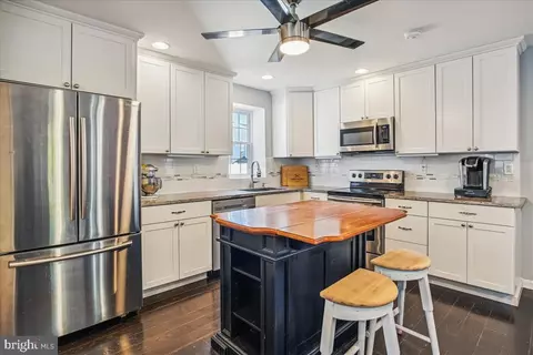 Kitchen - 7768 Outing Ave, Pasadena, MD 21122 photo 1 of 2