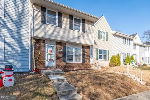 7662 Beth Noelle Ct, Pasadena, MD 21122 photo 2