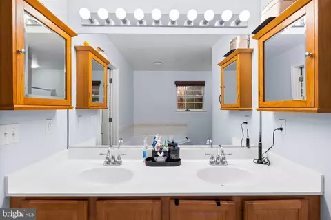 Bath - 100 Silopanna Rd, Annapolis, MD 21403 photo 3 of 4