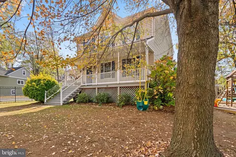 Exterior - 100 Silopanna Rd, Annapolis, MD 21403 photo 2 of 6