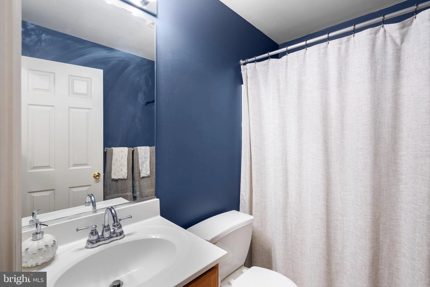 Bath - 100 Silopanna Rd, Annapolis, MD 21403 photo 1 of 4
