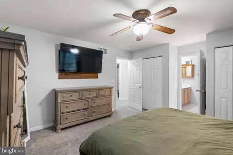 Bedroom - 100 Silopanna Rd, Annapolis, MD 21403 photo 3 of 5