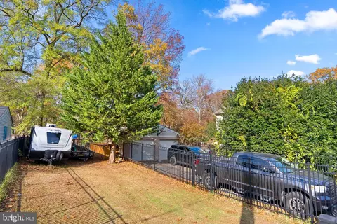 Exterior - 100 Silopanna Rd, Annapolis, MD 21403 photo 3 of 6