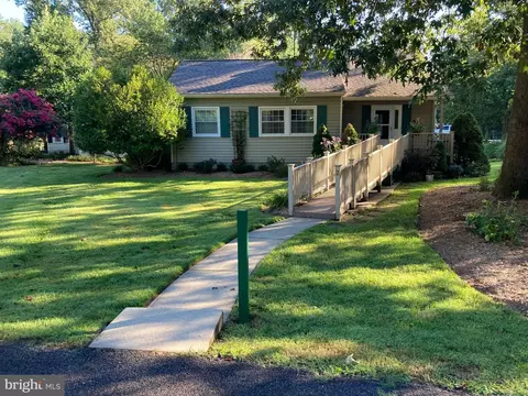 2 Severn Dr, Annapolis, MD 21401