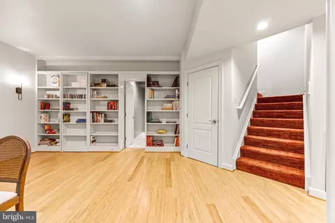 Entry Way - 708 Pearson Point Pl, Annapolis, MD 21401 photo 12 of 13