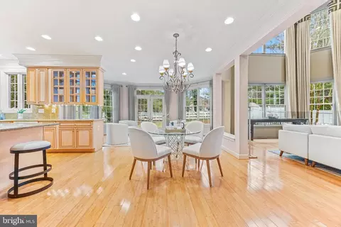 Dining - 708 Pearson Point Pl, Annapolis, MD 21401 photo 5 of 7
