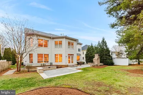 Exterior - 708 Pearson Point Pl, Annapolis, MD 21401 photo 8 of 11