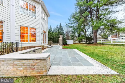 Exterior - 708 Pearson Point Pl, Annapolis, MD 21401 photo 5 of 11