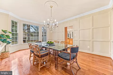 Dining - 708 Pearson Point Pl, Annapolis, MD 21401 photo 2 of 7