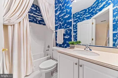 Bath - 708 Pearson Point Pl, Annapolis, MD 21401 photo 8 of 12