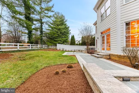 Exterior - 708 Pearson Point Pl, Annapolis, MD 21401 photo 4 of 11