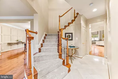 Entry Way - 708 Pearson Point Pl, Annapolis, MD 21401 photo 2 of 13