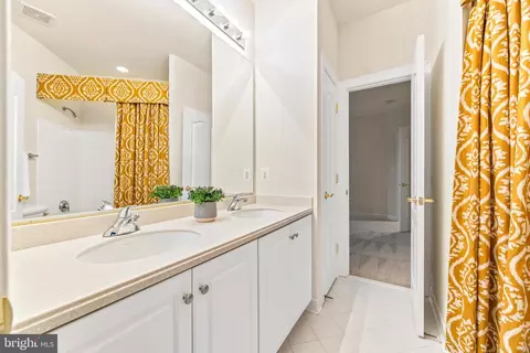 Bath - 708 Pearson Point Pl, Annapolis, MD 21401 photo 6 of 12