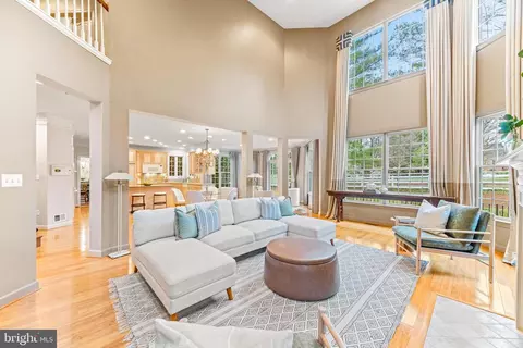 Living - 708 Pearson Point Pl, Annapolis, MD 21401 photo 4 of 6