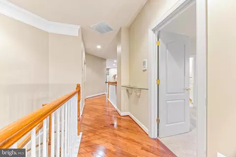 Entry Way - 708 Pearson Point Pl, Annapolis, MD 21401 photo 9 of 13