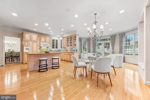 Kitchen - 708 Pearson Point Pl, Annapolis, MD 21401 photo 9 of 10