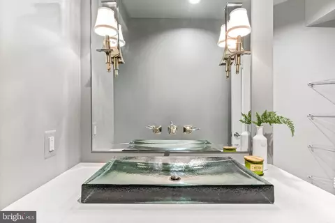 Bath - 708 Pearson Point Pl, Annapolis, MD 21401 photo 10 of 12