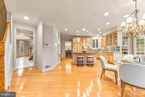 Entry Way - 708 Pearson Point Pl, Annapolis, MD 21401 photo 5 of 13