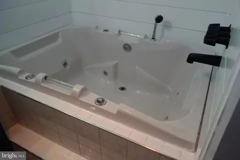 Bath - 2896 Gladnor Rd, Pasadena, MD 21122 photo 6 of 6
