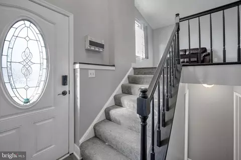 Entry Way - 2896 Gladnor Rd, Pasadena, MD 21122 photo 1 of 5