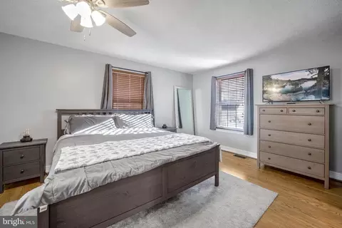 Bedroom - 2896 Gladnor Rd, Pasadena, MD 21122 photo 3 of 5